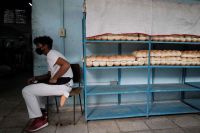 Cuba reduz quantidade de ração diária de pão devido à falta de farinha