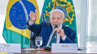 Lula diz esperar "verão com menos dengue na história" do país