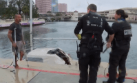 Homem se recusa a deixar barco em Tampa antes da chegada do furacão Milton