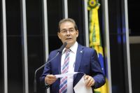 Deputado aciona STF contra tramitação de PEC que barra decisões da Corte