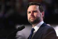 JD Vance diz que voto em Trump é para evitar a Terceira Guerra Mundial